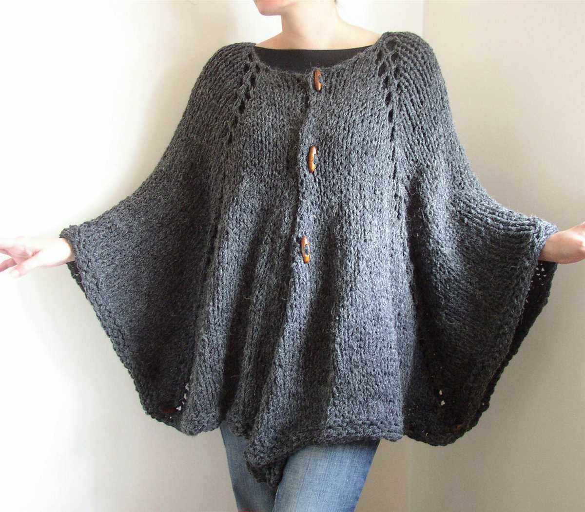 Knitted cape pattern with arm holes