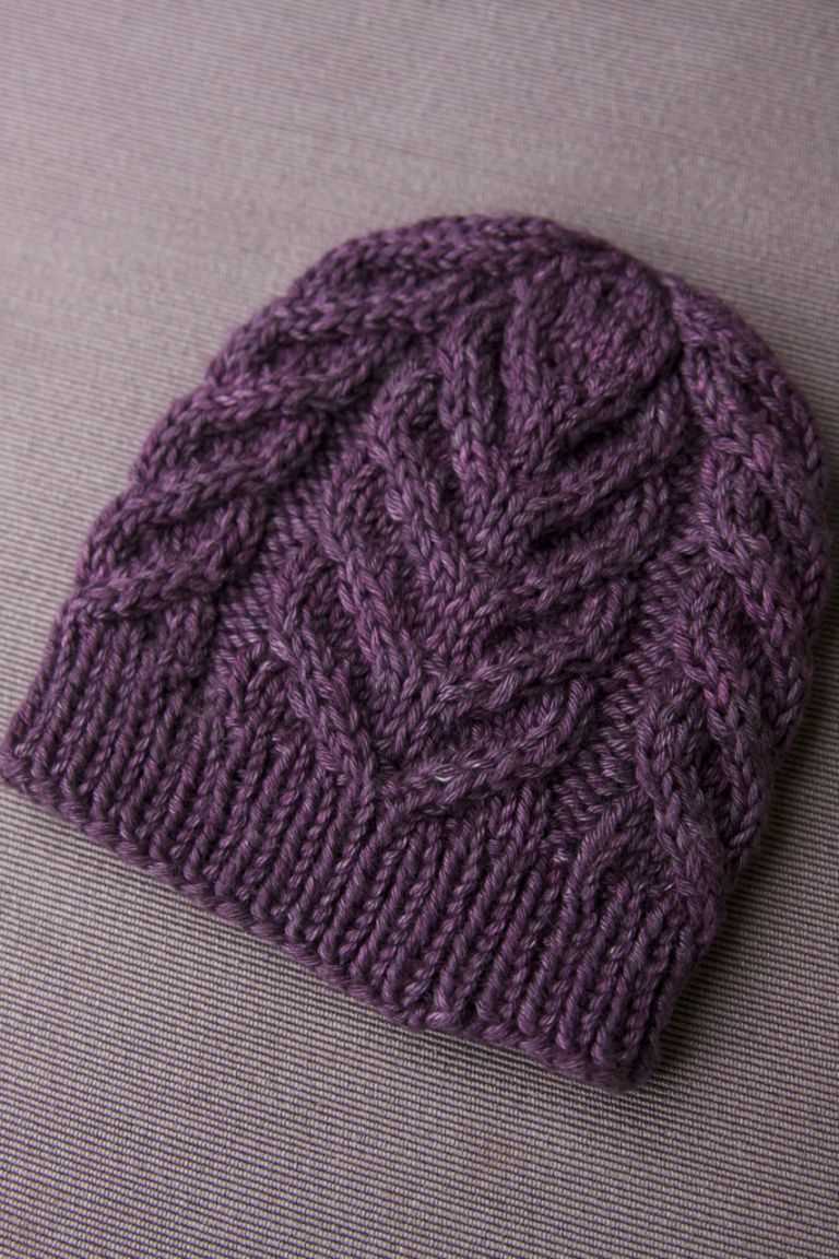 Free knitted cable hat pattern