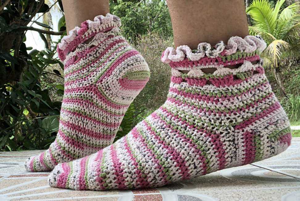 Hand knitted socks free patterns