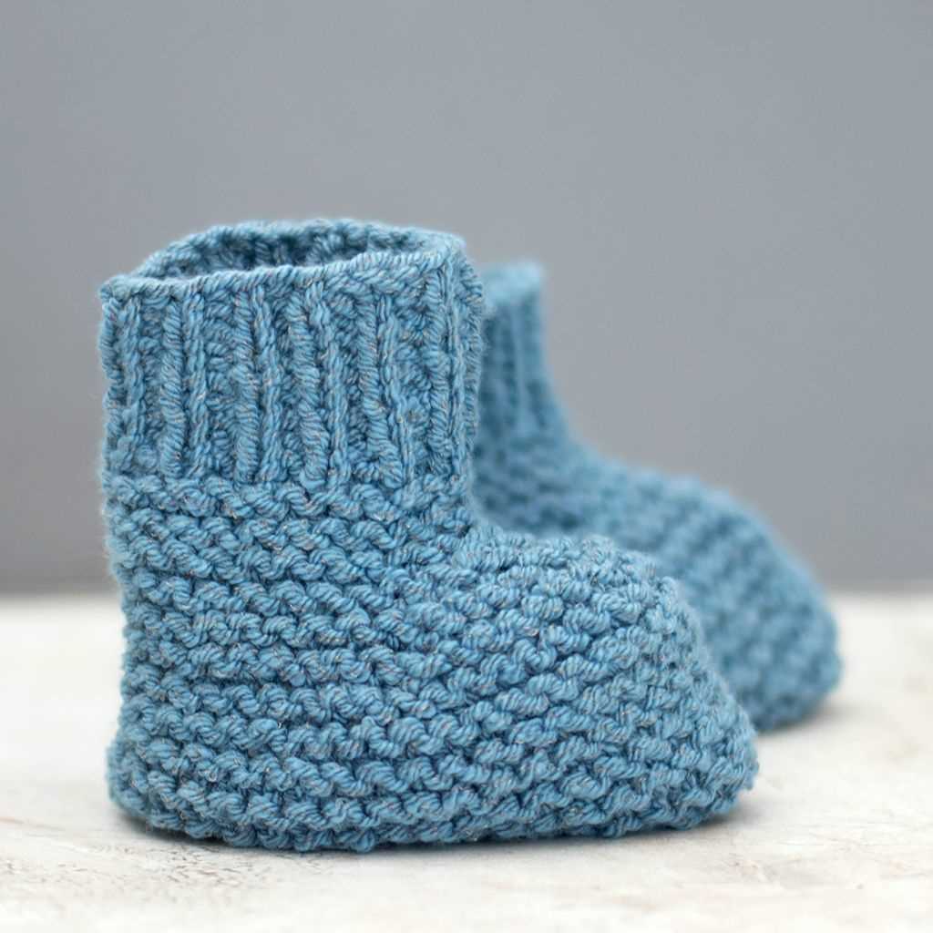 Free knit baby booties pattern
