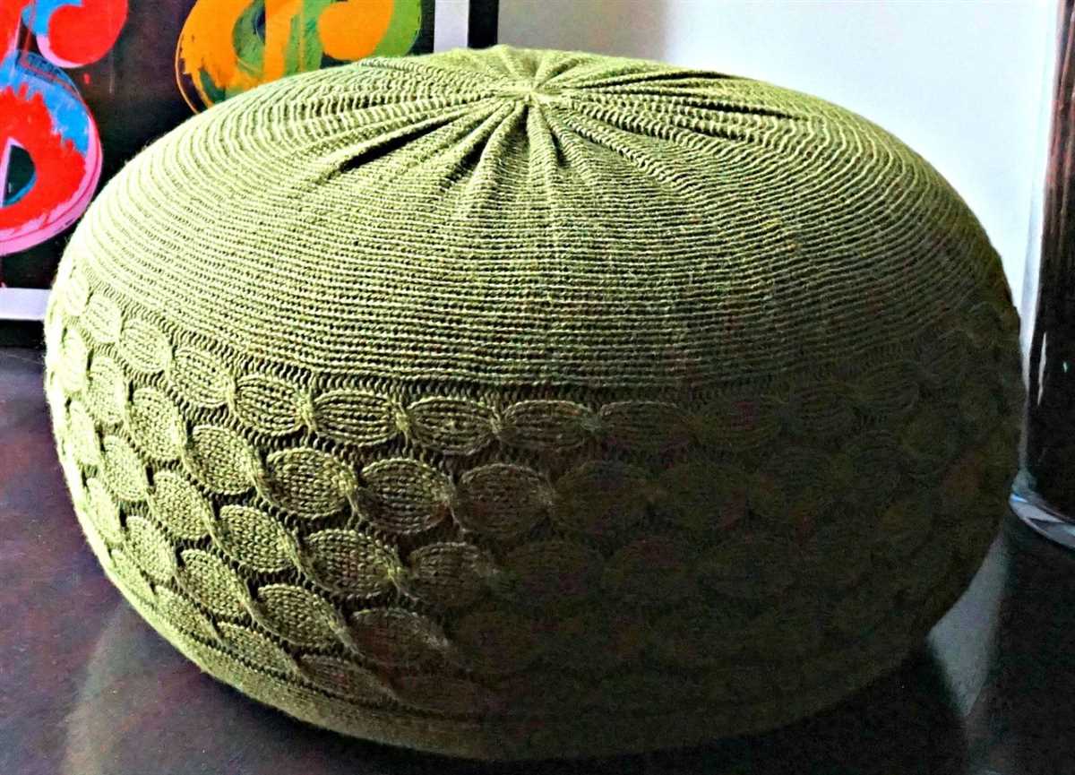 Pouf ottoman knitting pattern