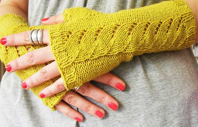 Ravelry knitting patterns fingerless gloves