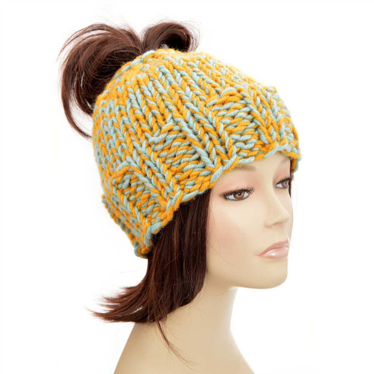 Free knitting pattern for hat with ponytail hole