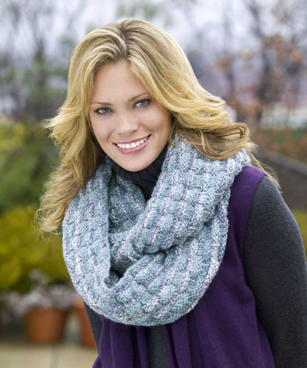 Knit pattern scarf