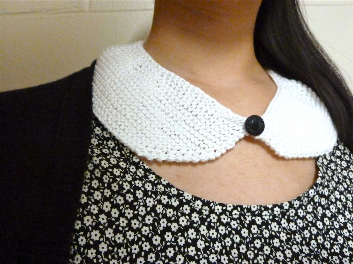 Knitted peter pan collar pattern