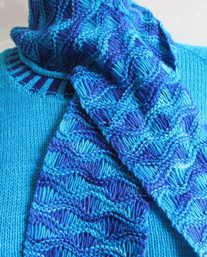 Loop scarf pattern knit