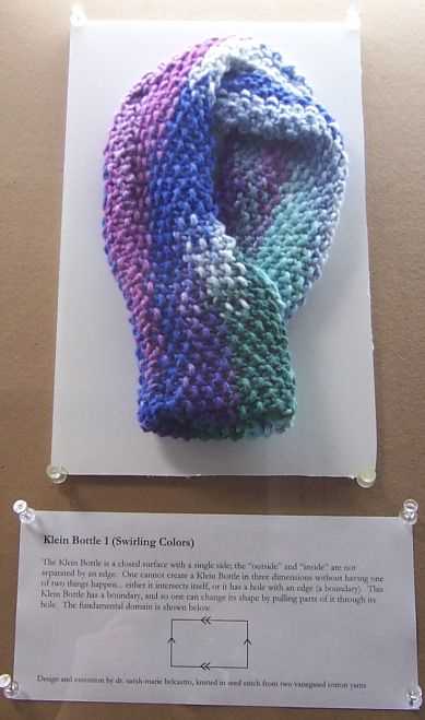 Klein bottle knitting pattern