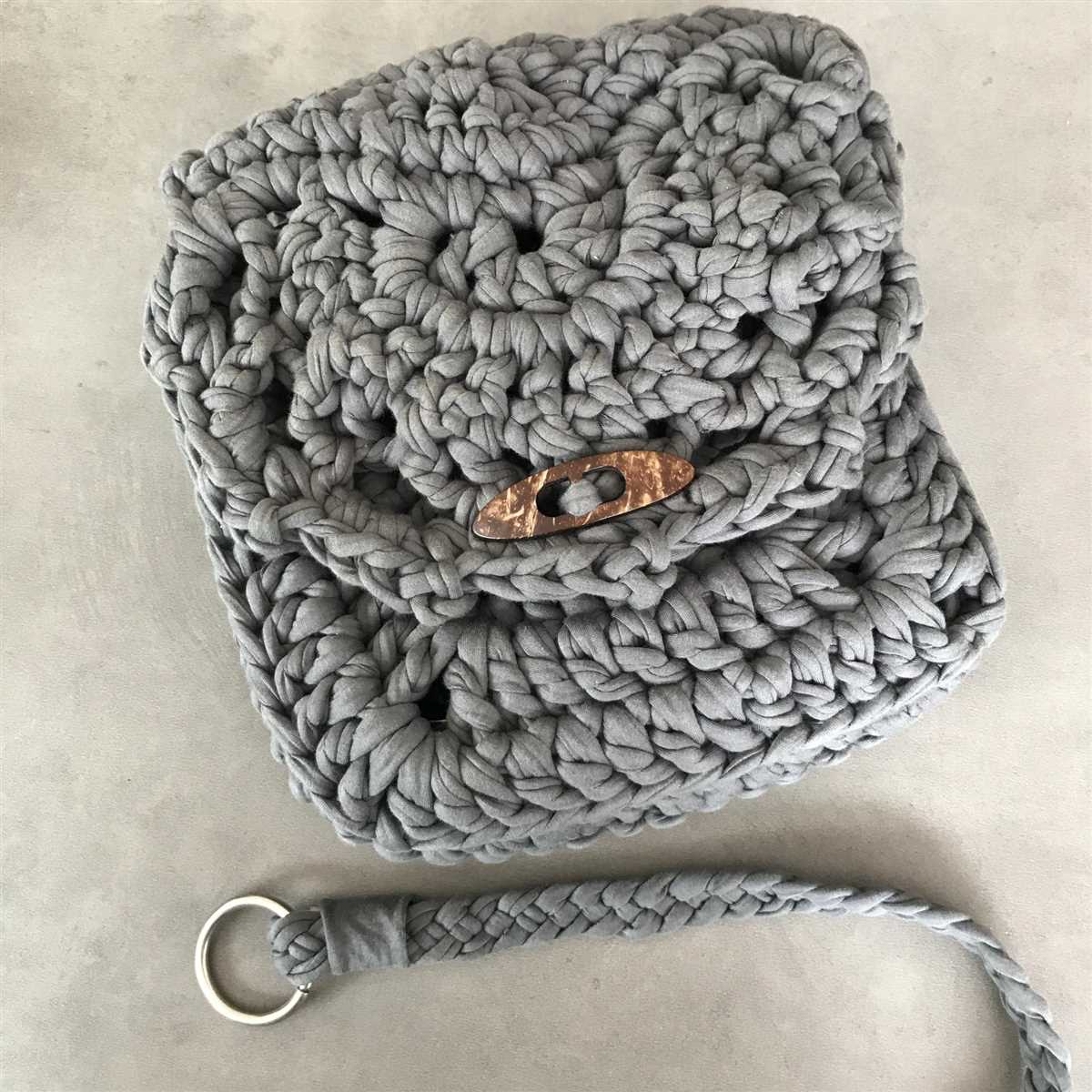 Knitting patterns for ribbon yarn
