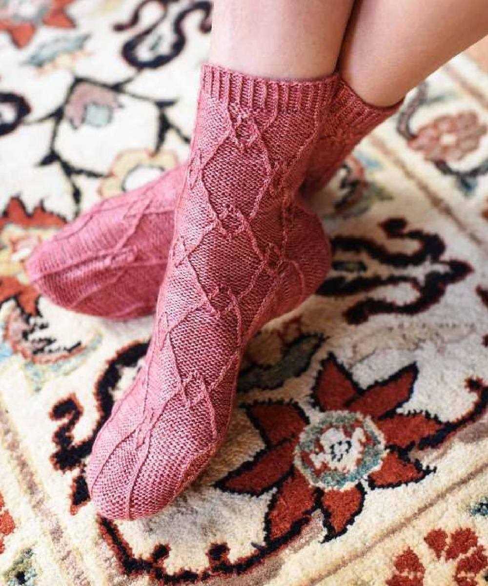 Spruce socks knitting pattern