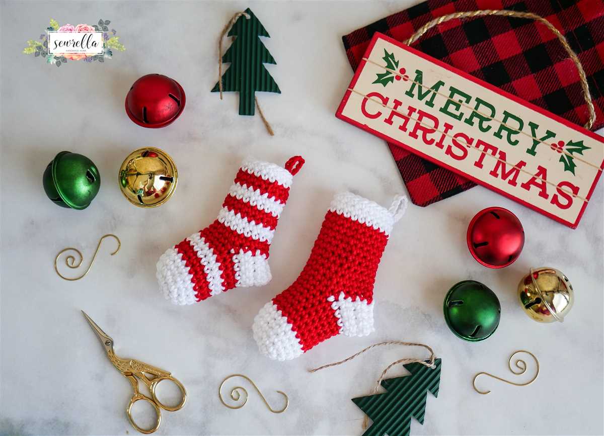 Mini stocking pattern knitting
