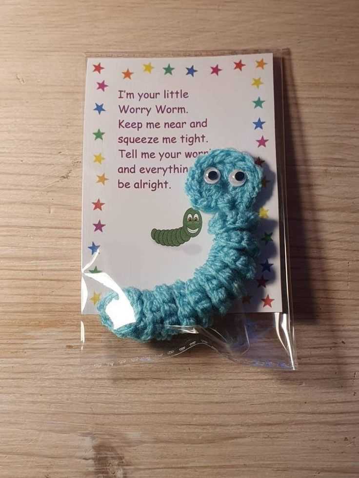 Knitting pattern for worry worms