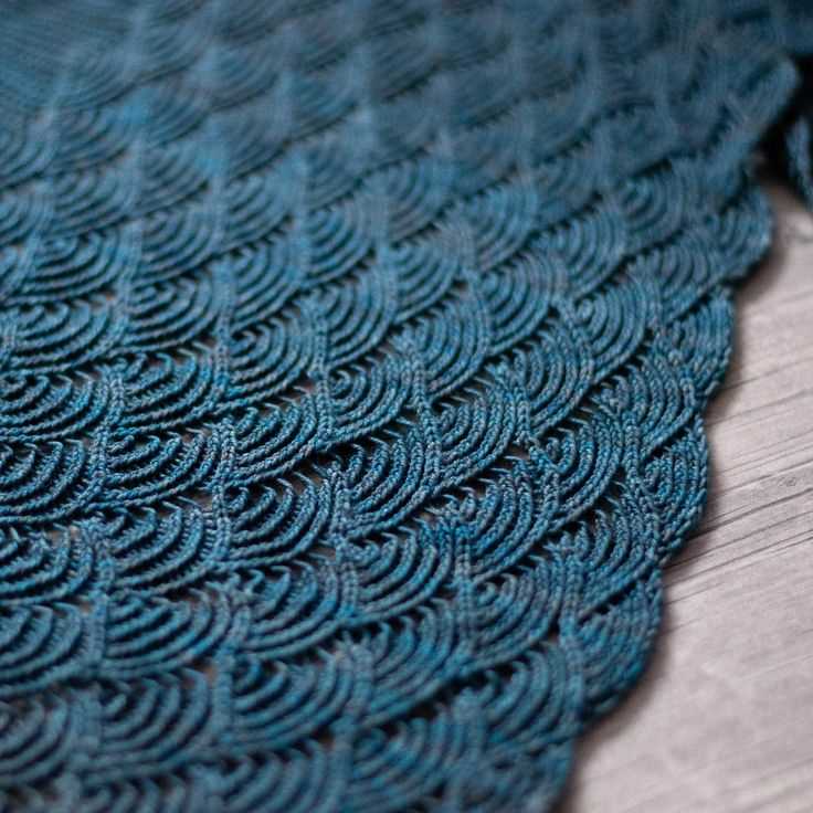 Triangle lace scarf knitting pattern