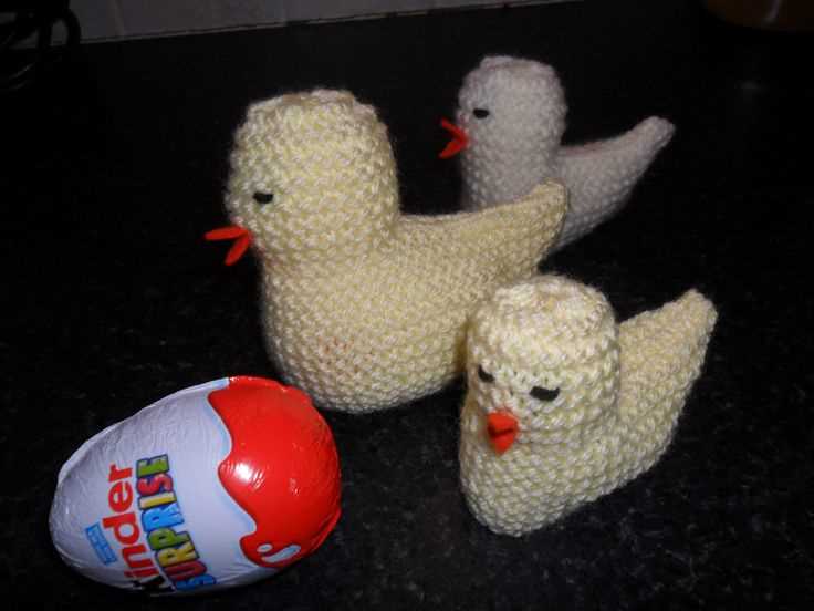 Chick and egg knitting pattern