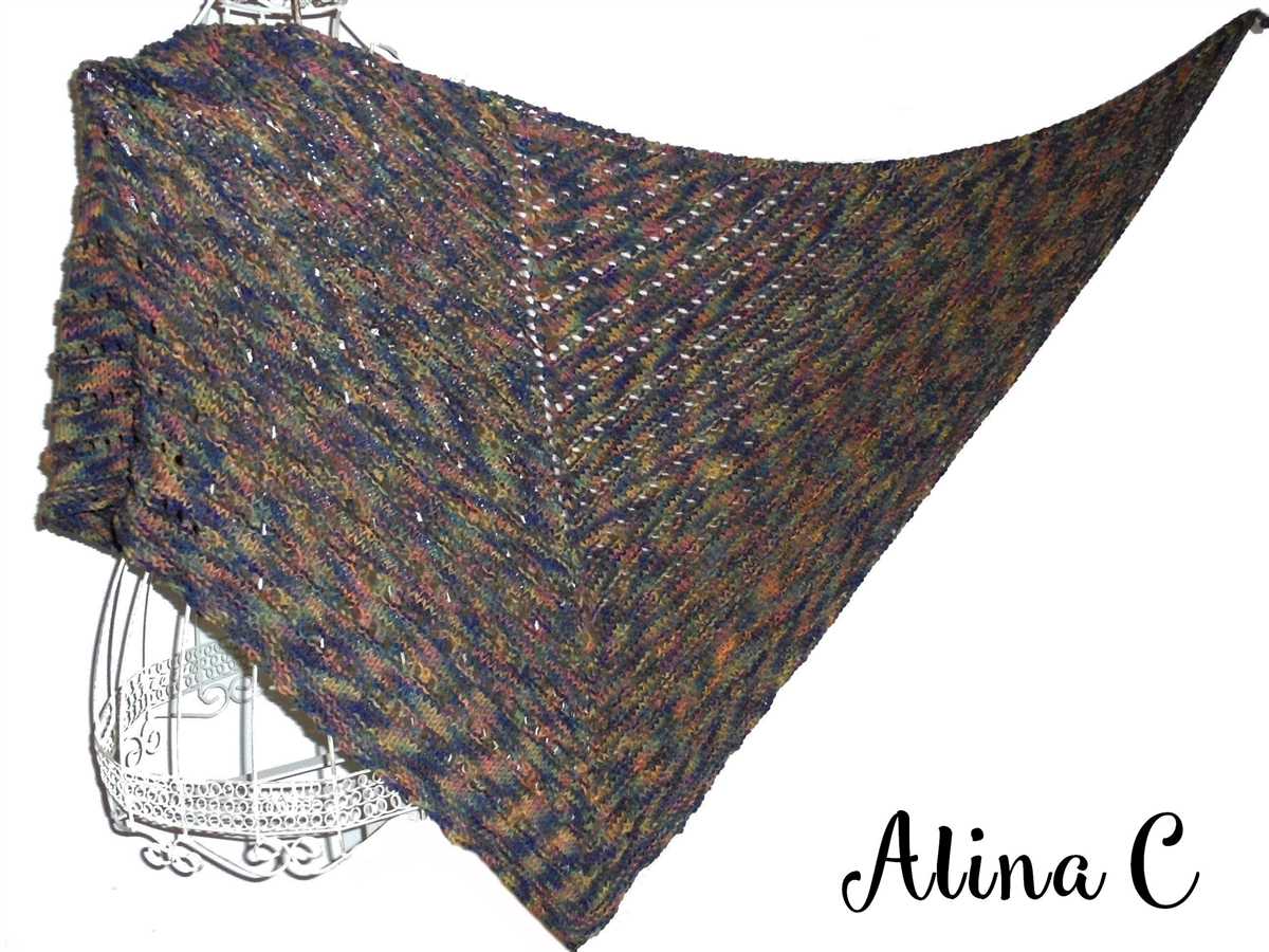 Simple knitted triangle shawl pattern