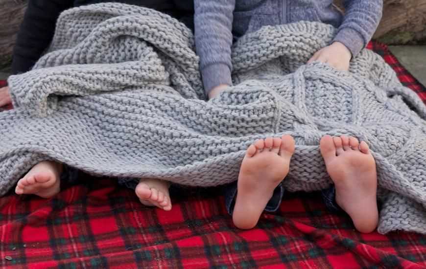 Cozy blanket knitting pattern