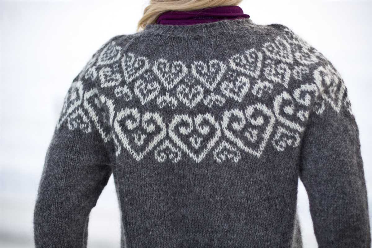 Create your own unique snowflake cardigan with this knitting pattern Snowflake cardigan knitting pattern