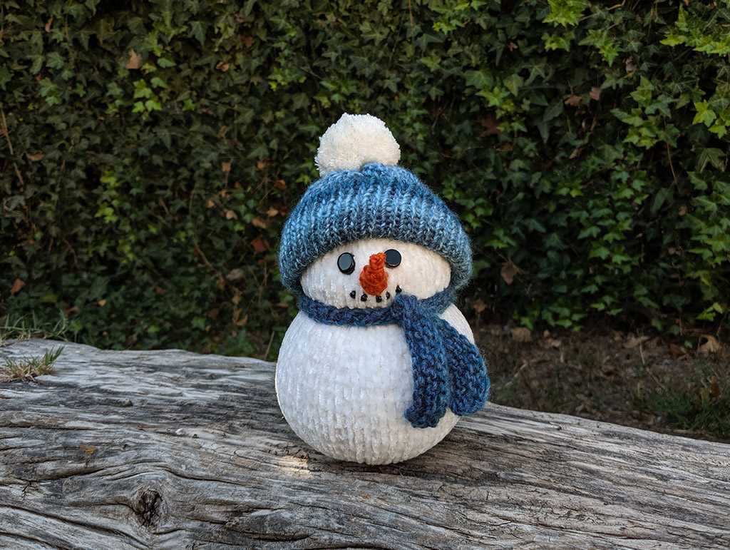 Snowman hat knitting pattern