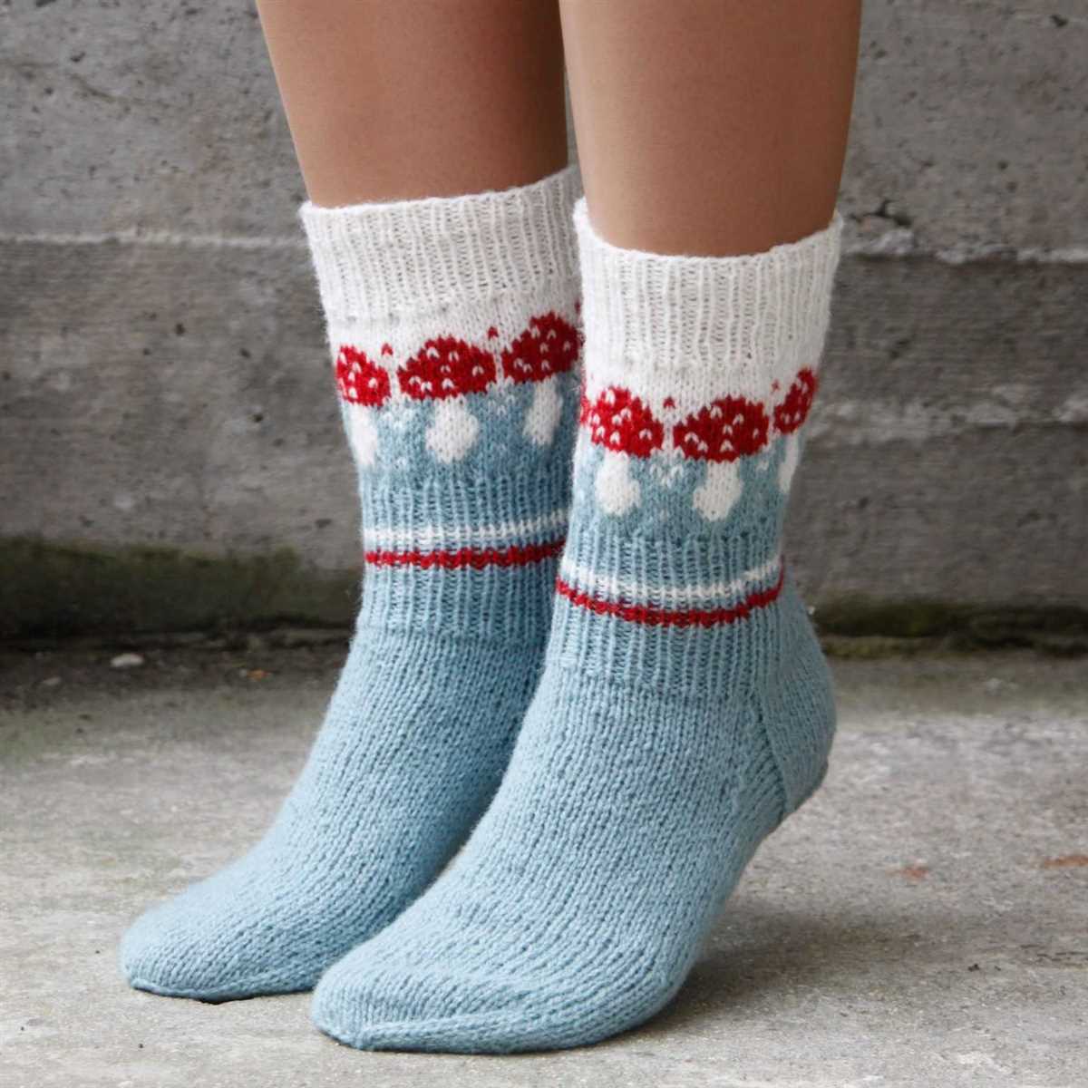 Spruce socks knitting pattern