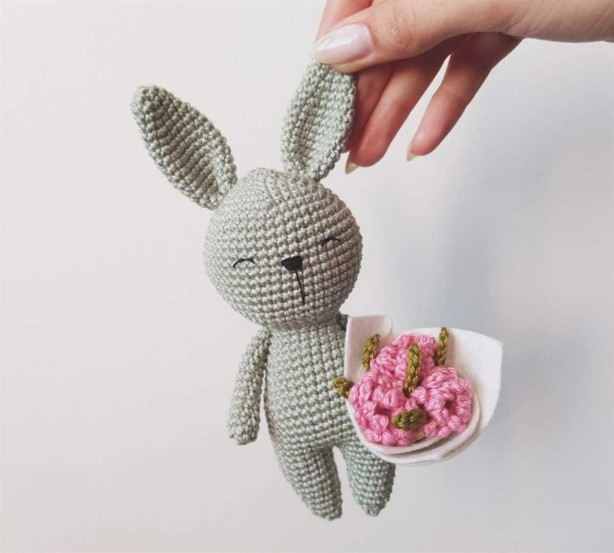 Tiny knitted bunny pattern