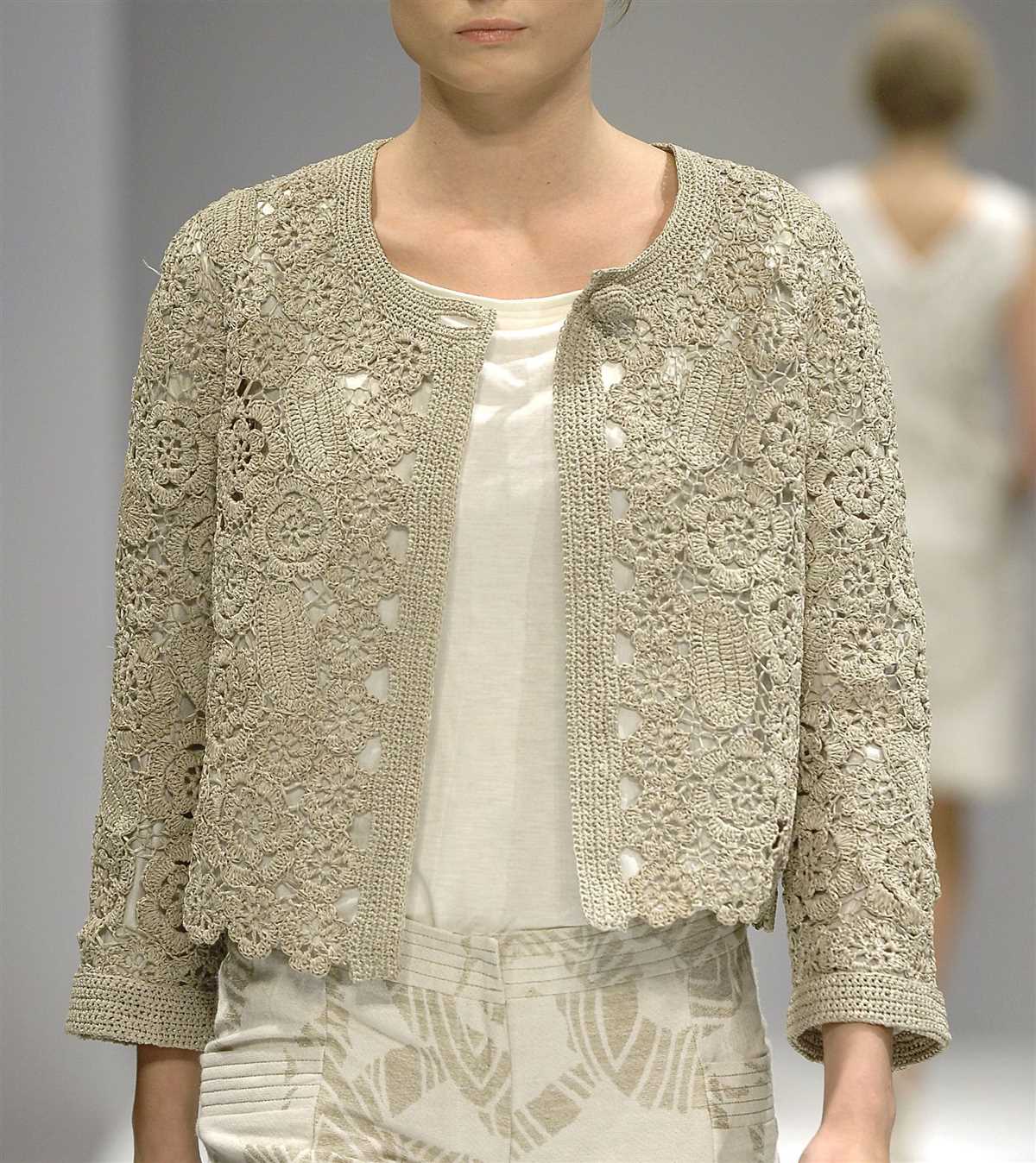Lace short sleeve cardigan knitting pattern