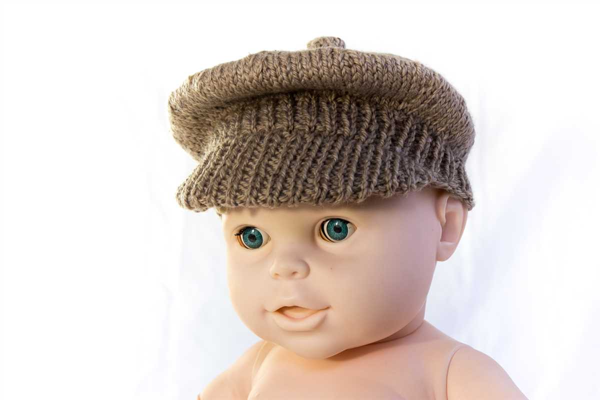Knit cap with brim pattern