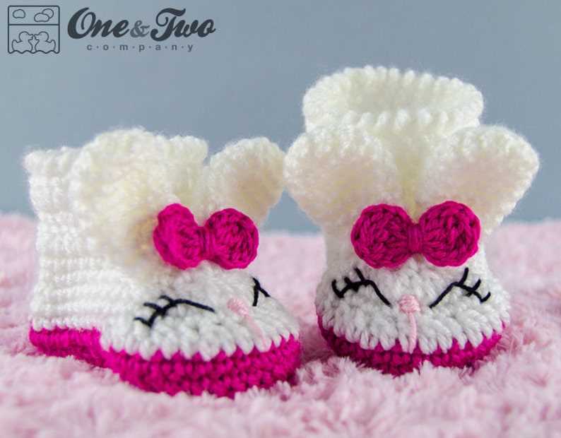 Bunny booties knitting pattern