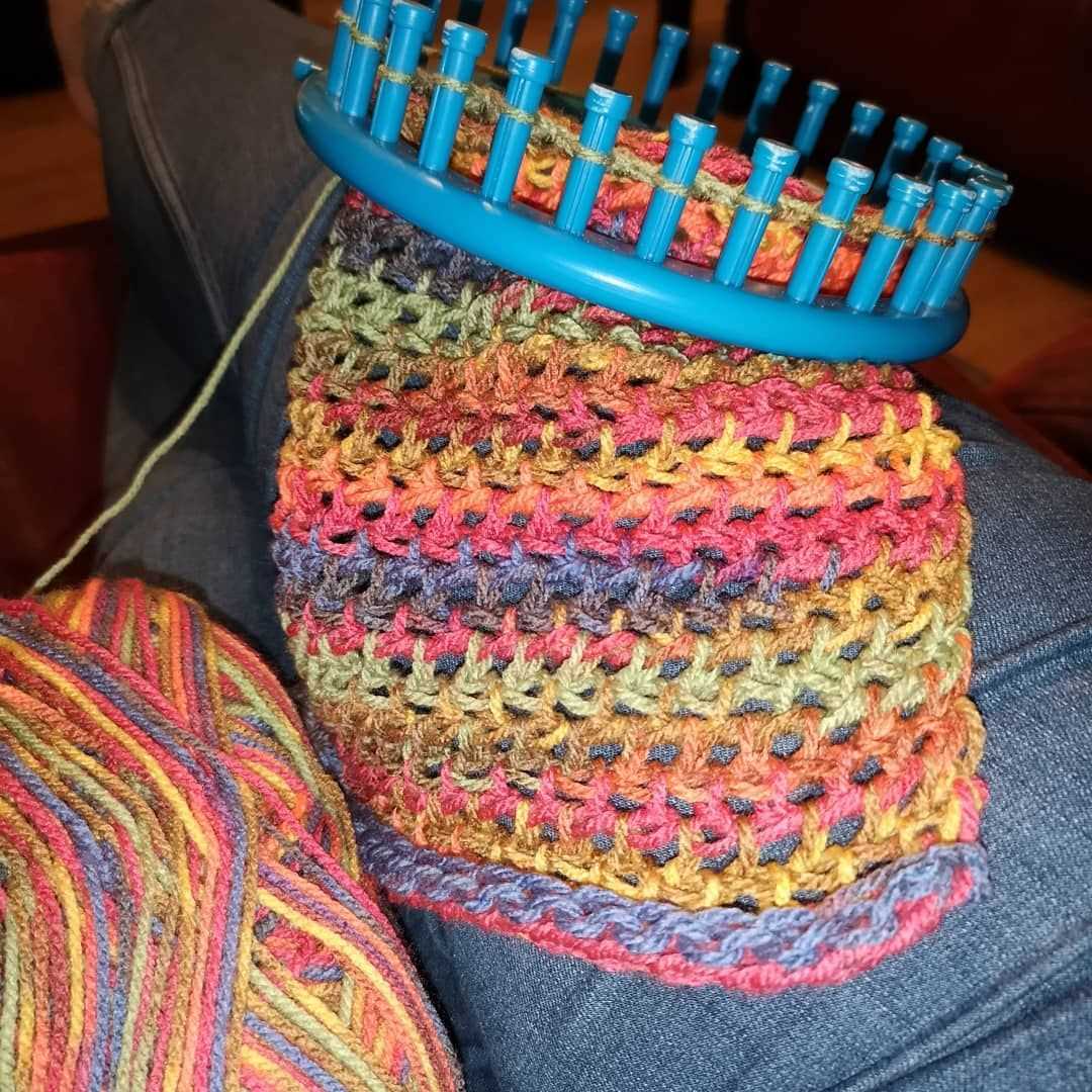 Loom knitting a scarf patterns
