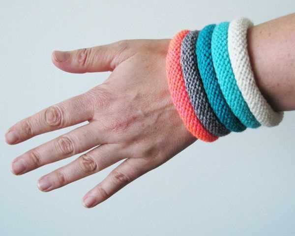 Knitting patterns using leftover yarn