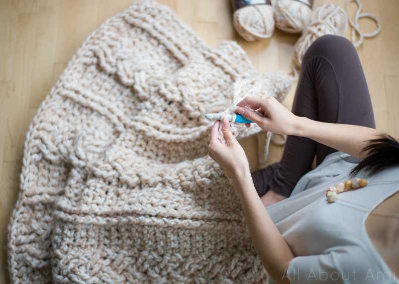 Chunky knit crochet blanket pattern