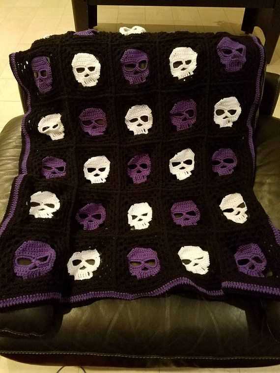Knitted skull blanket pattern