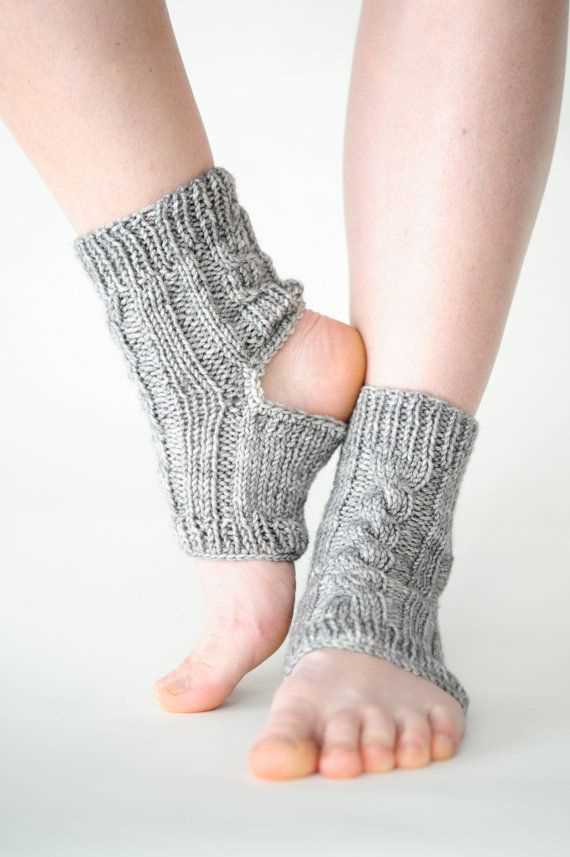 Knitting pattern for split toe socks