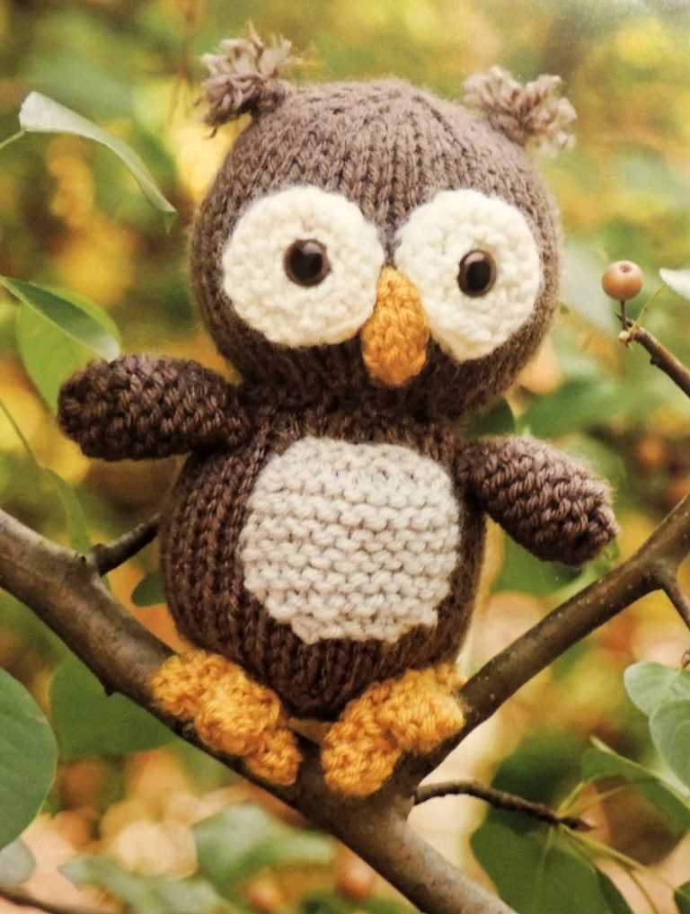 Knitted stuffed owl pattern