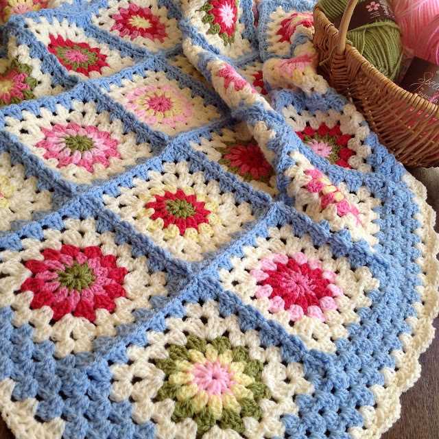 Granny square blanket knitting pattern