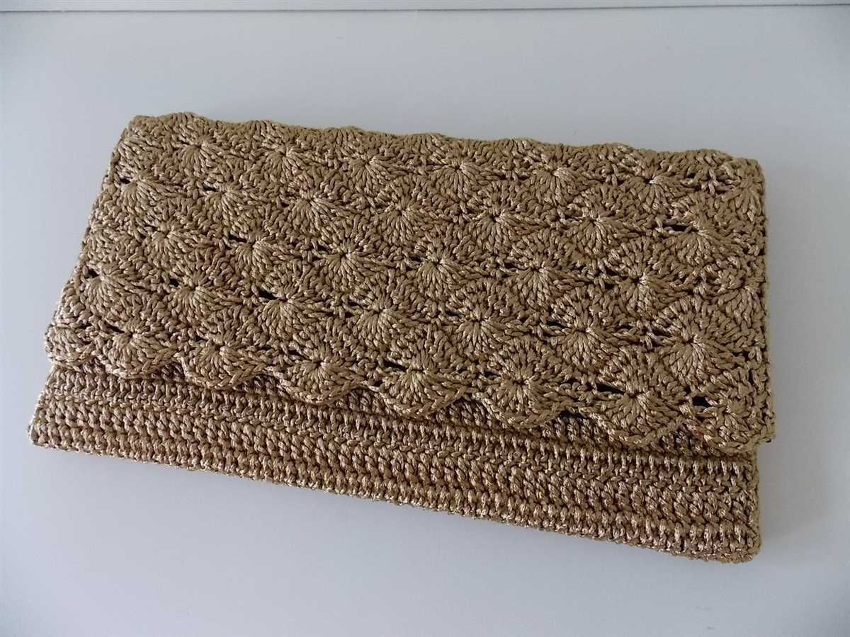Knitted clutch purse pattern