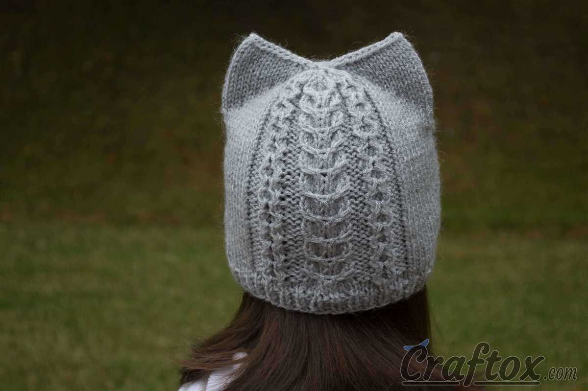 Knit hat with ears pattern free
