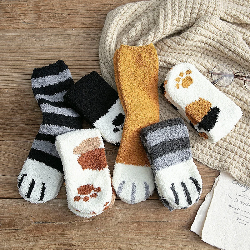 Paw socks knitting pattern