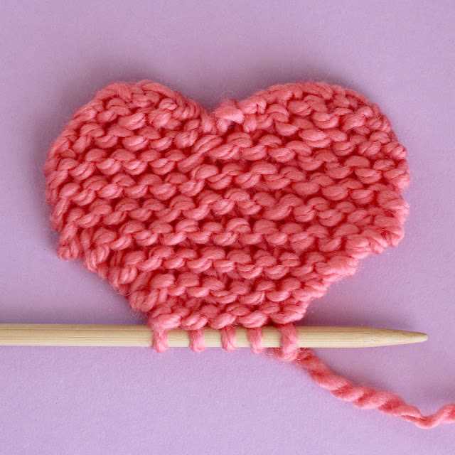 Easy knitted heart pattern