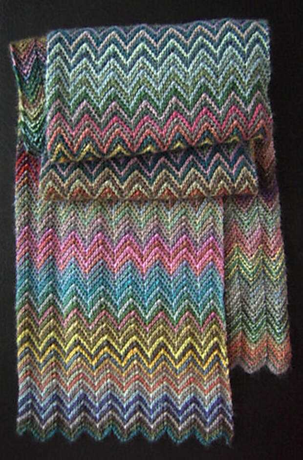 Zigzag knitting pattern scarf