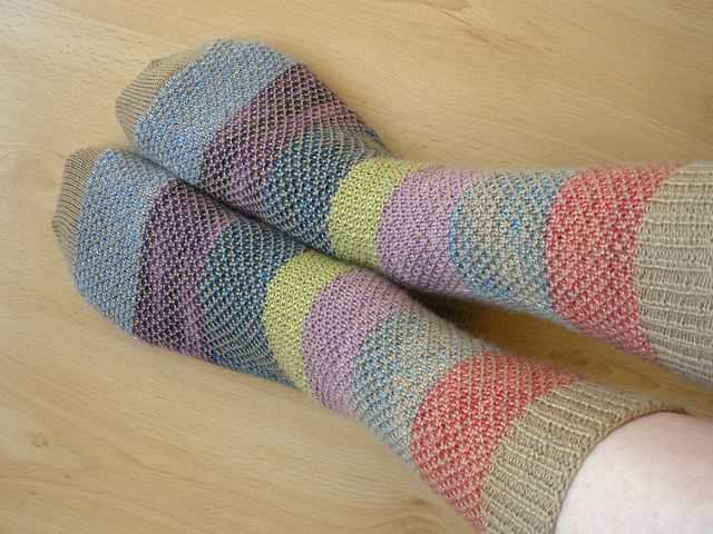 Hand knitted socks free patterns