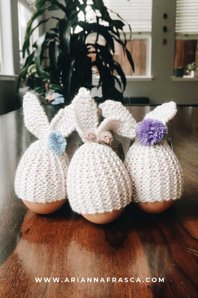 Knitted bunny egg cosy pattern