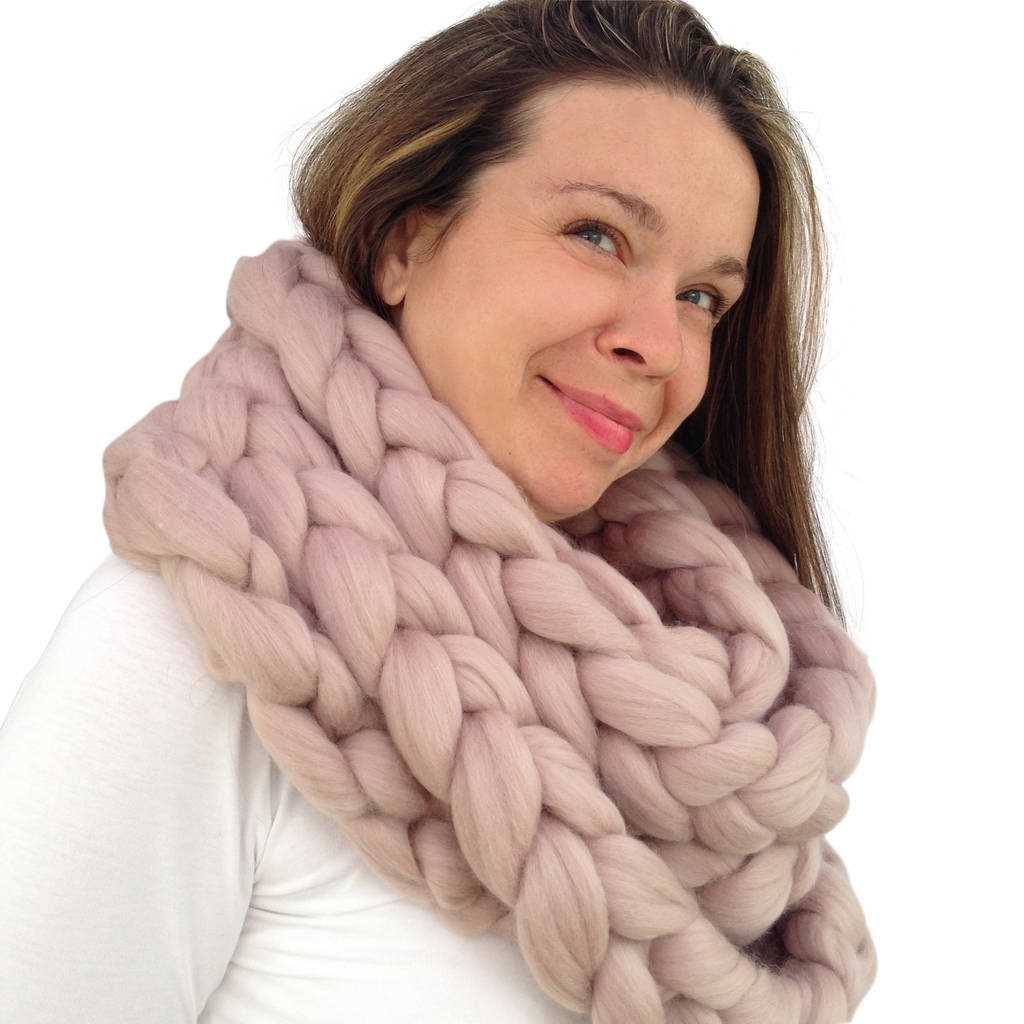Bulky yarn infinity scarf knitting pattern