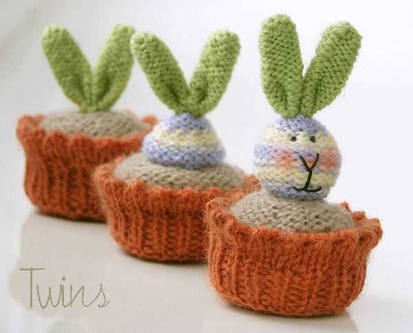 Knitted plant pattern
