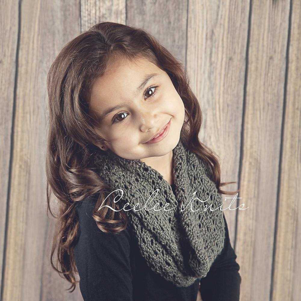 Lace infinity scarf knitting pattern