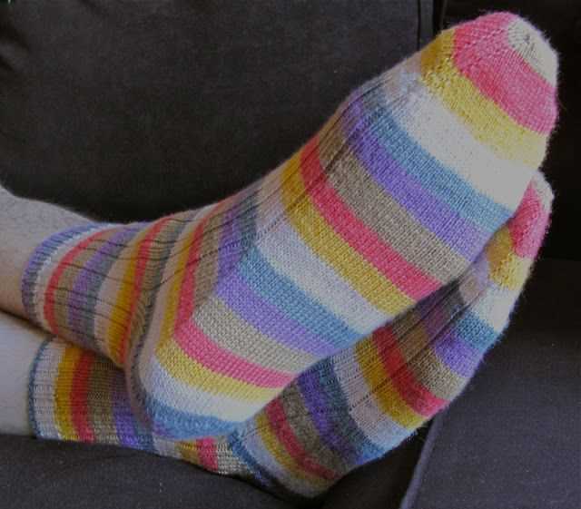 Free bed socks knitting pattern uk