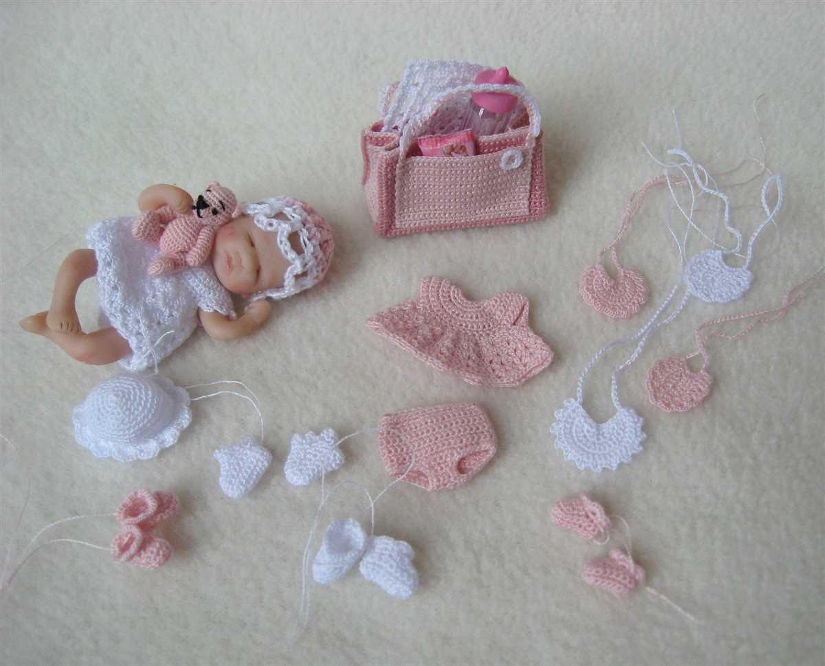 Miniature knitting patterns dolls