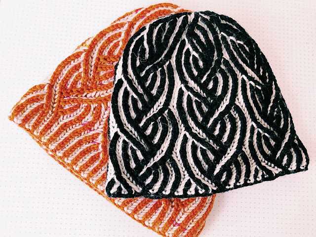 Knit scarf two color pattern