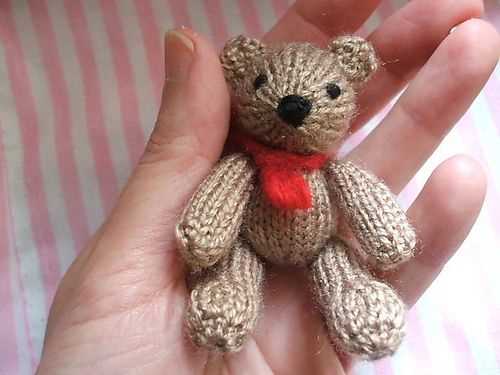 Small teddy bear knitting pattern