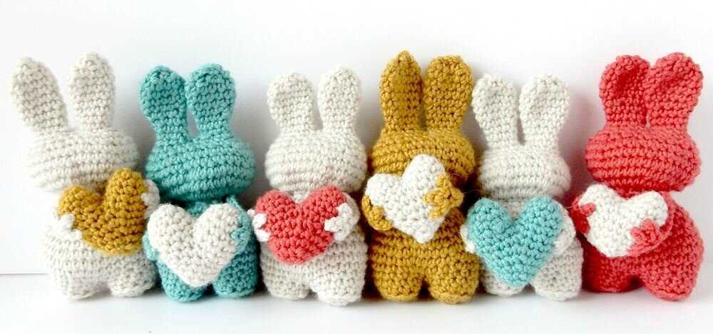 Amigurumi knits patterns for 20 cute mini knits