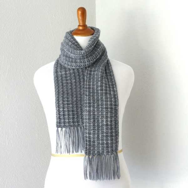 Knit and purl scarf pattern