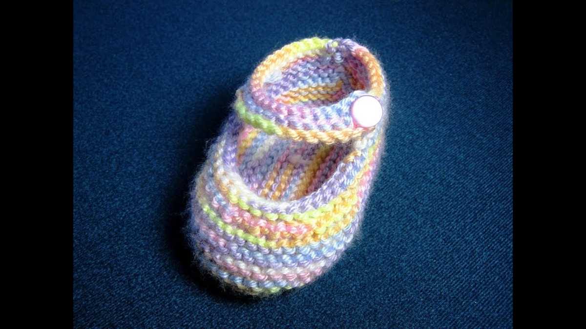 Basic booties knitting pattern